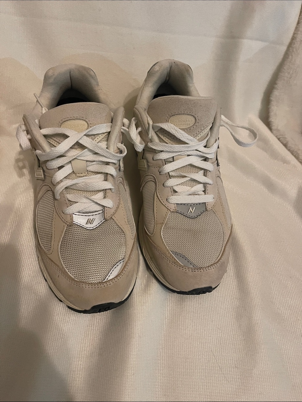 New Balance 2002R It does not have the original shoe insole M 8 W 9 1/2